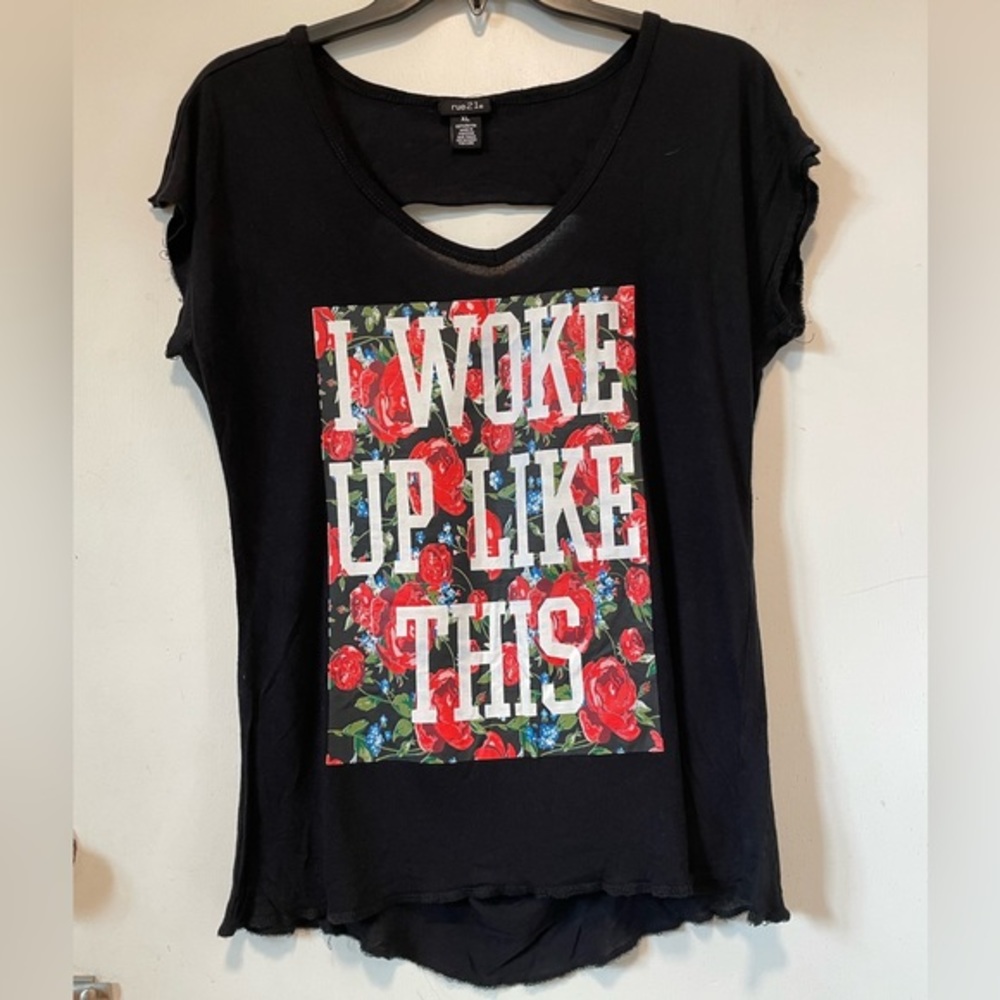 “I Woke Up Like This” cut-out Graphic T-shirt, Black - Size XL